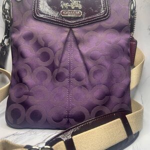 Coach Signature Crossbody, purple swing bag with‎ Patent Leather Accents